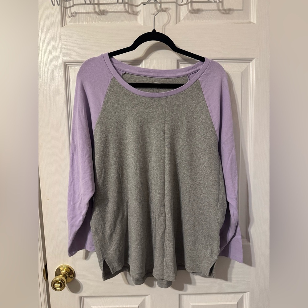 Old Navy Gray and Lavender Tee shirt